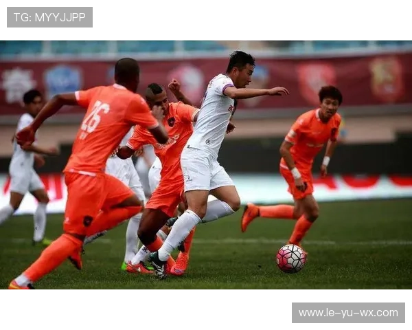 科克中场组织力出众，助球队掌控比赛节奏